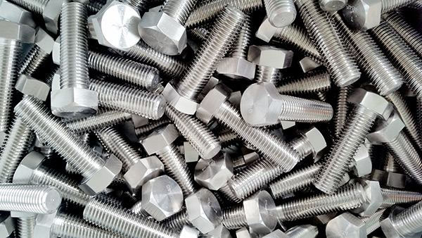 不銹鋼螺栓有哪些種類(lèi)？選材原則有哪些？有什么特征？